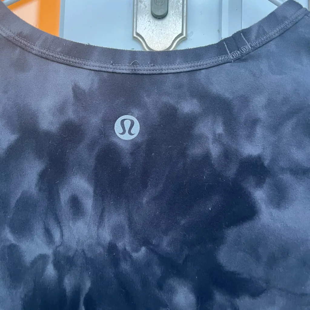 Lululemon gray tie-dye athletic wear shirt - Image 3
