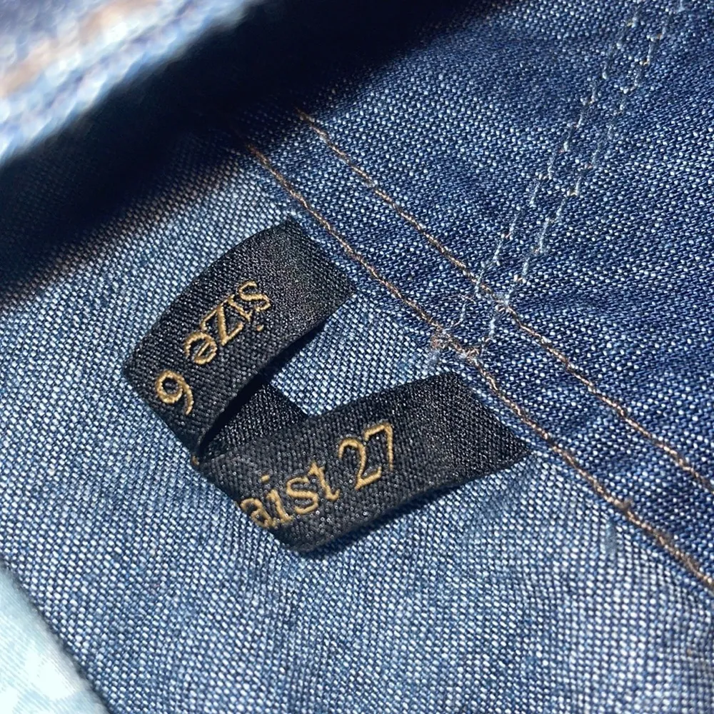 Nine West 6 waist 27 wide leg jeans - Image 4