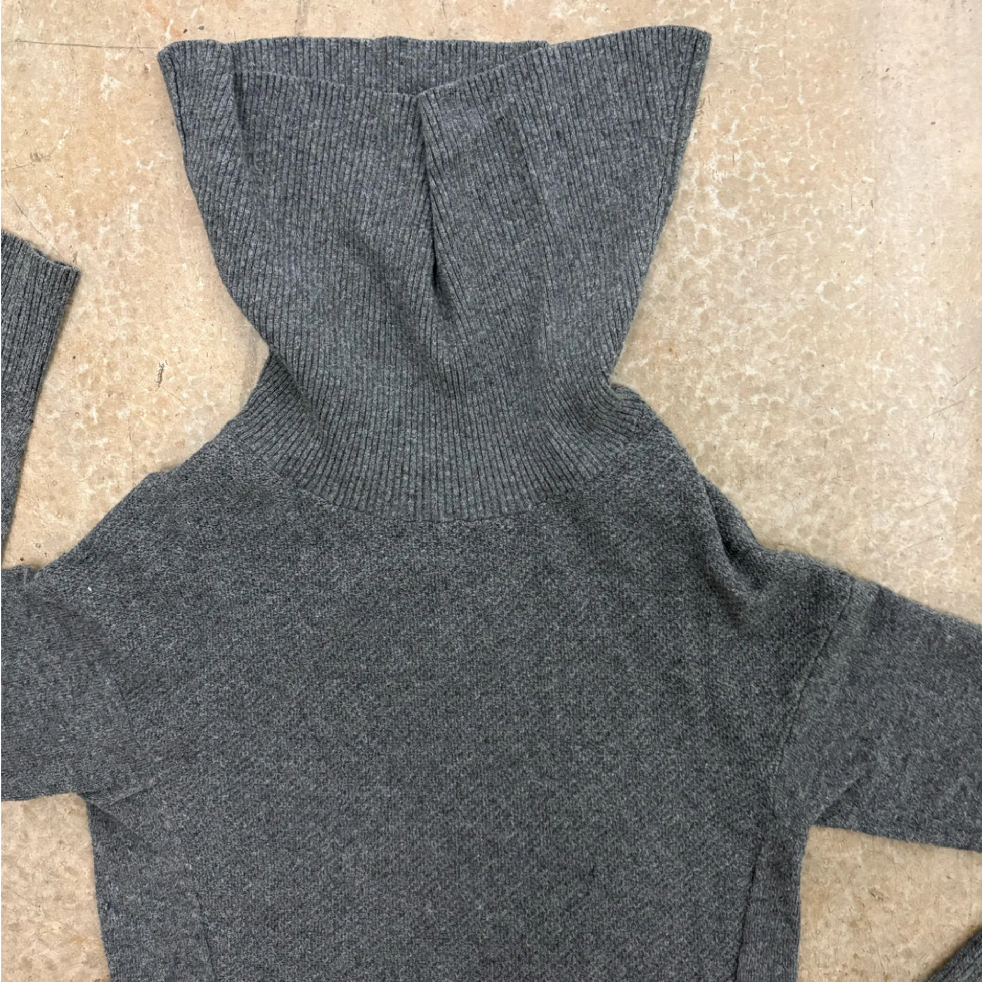 Gray Cowl Neck Midi Long Sleeve Sweater Dress With Gold Zipper Accents Size undefined - Image 7