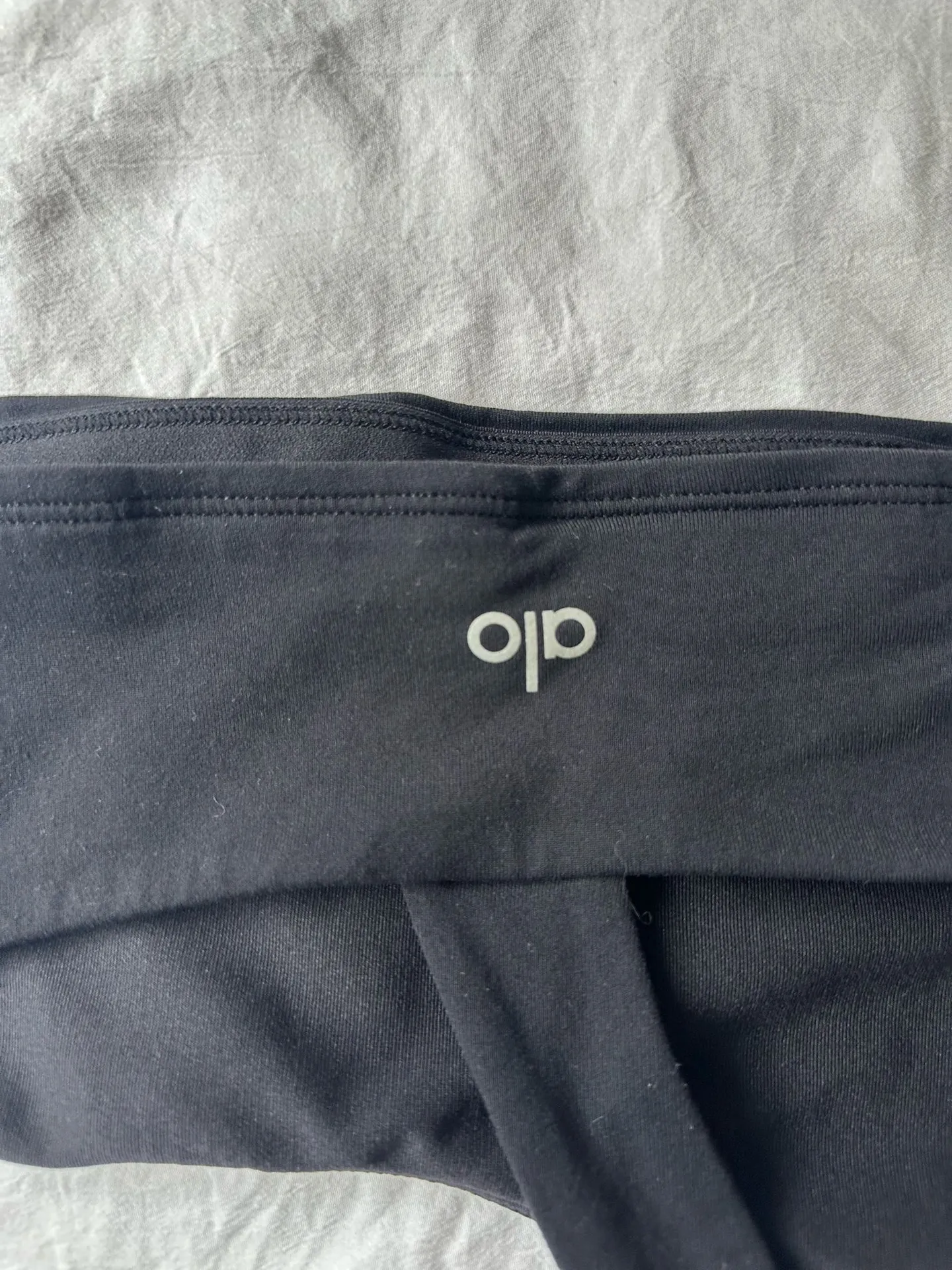 NWOT ALO Yoga Black One-Shoulder Sports Bra Top - Image 3