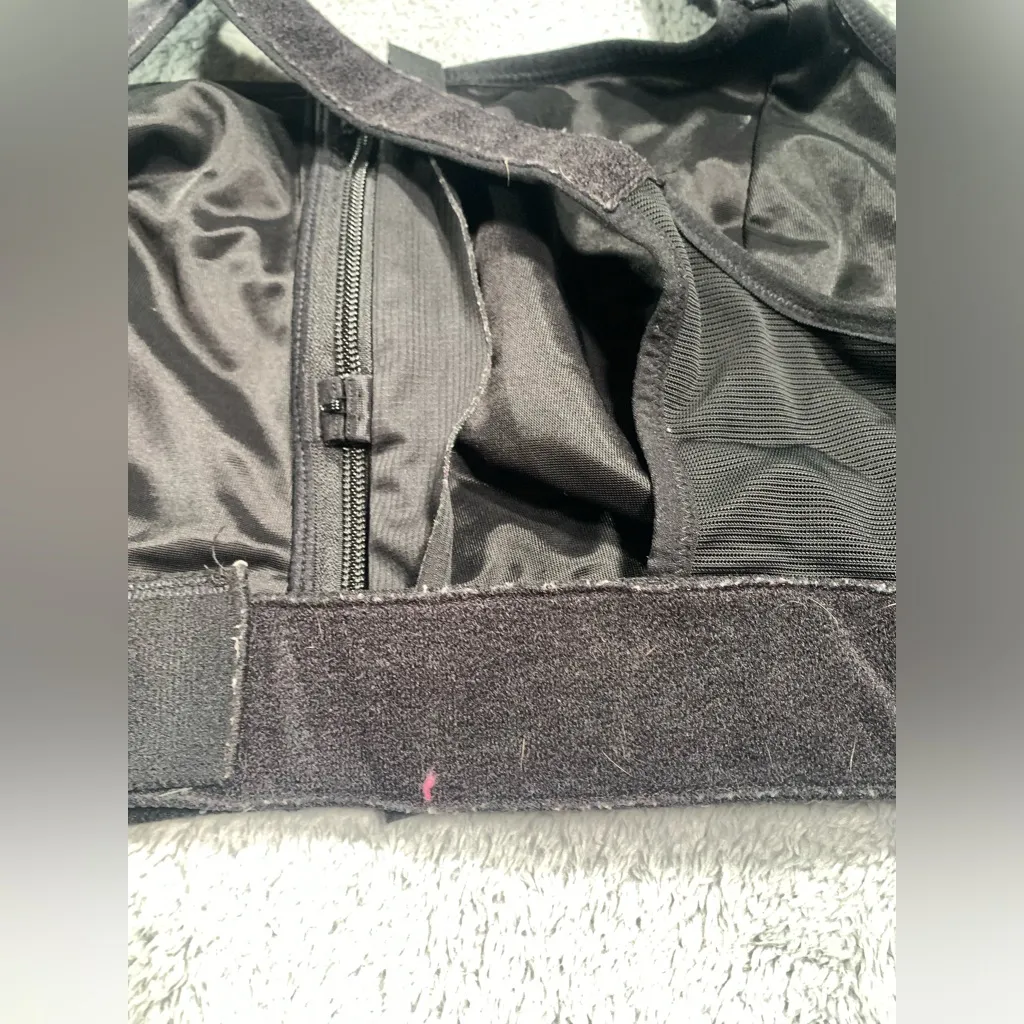 Shefit Black Sports Bra Size undefined - Image 8