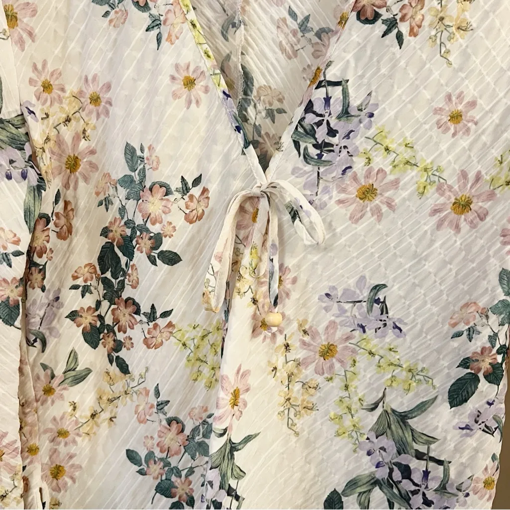 Zara Women's Floral Printed Blouse V-Neck Front Tie Gauzy Size Small Cream - Image 5