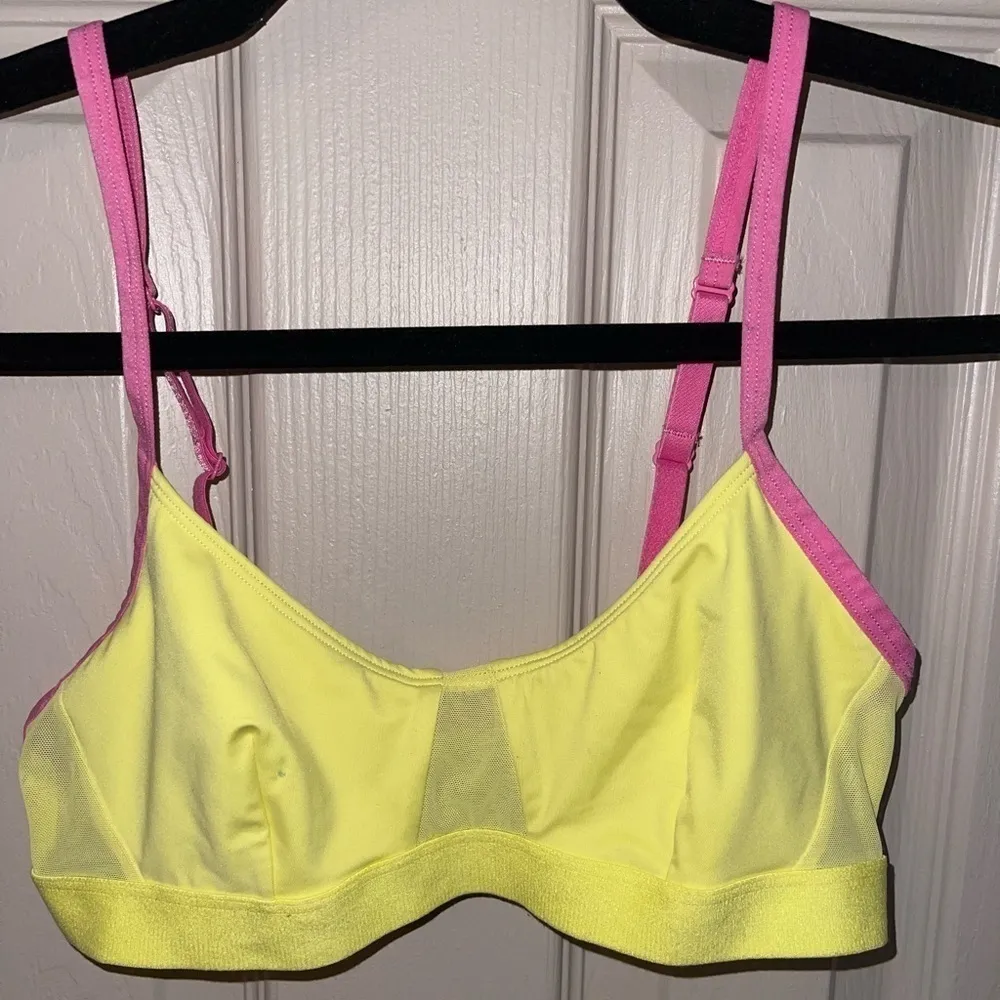 Colsie lined bralette in yellow with pink trim. Size XS - Image 3