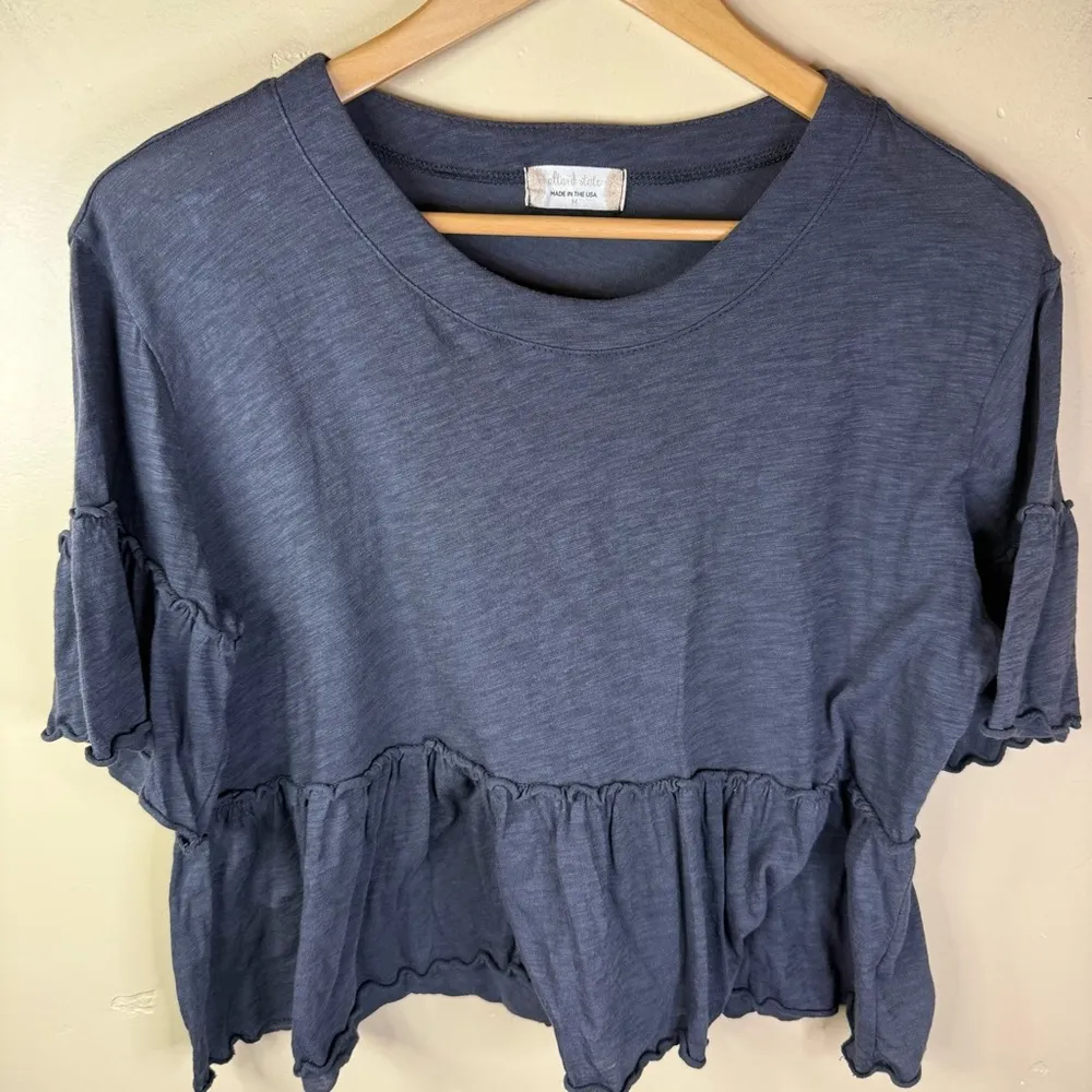 Altar'd State Size Medium Womens Cropped Dark Gray Flounce Ruffle T-Shirt Grunge - Image 2