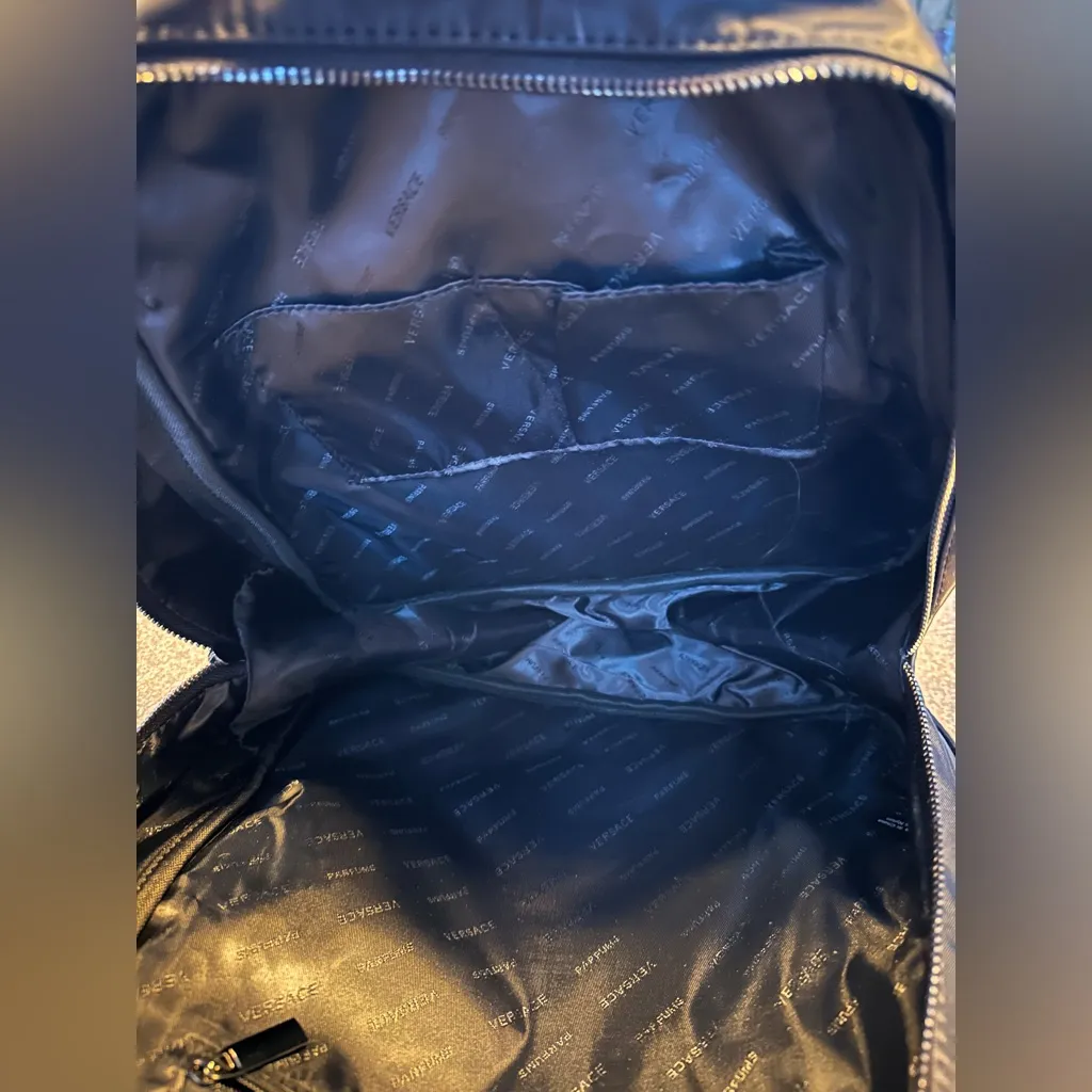 Versace Parfums Black Medusa
Logo Adjustable Strap Backpack Black - Image 10