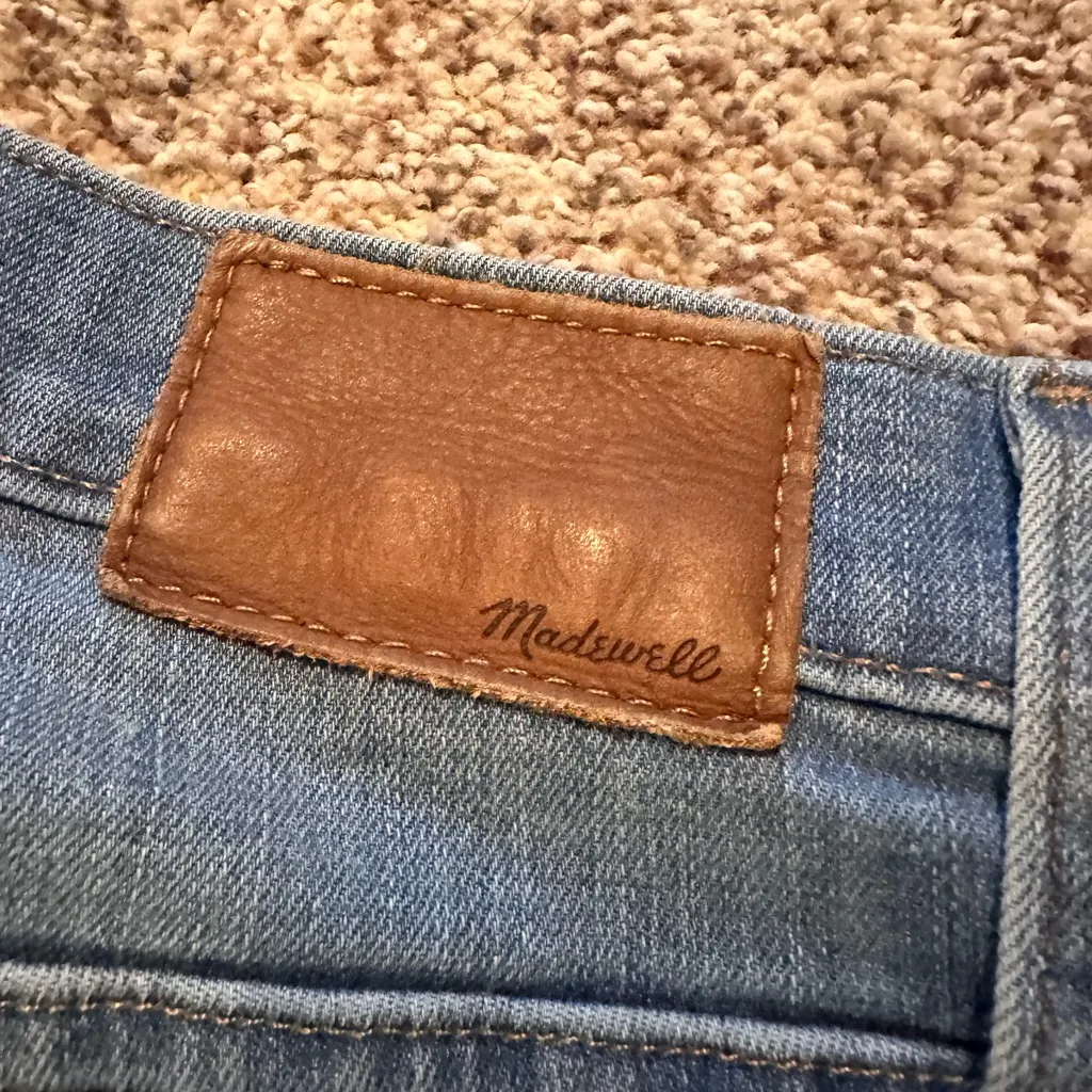 Madewell Women’s High Rise Skinny Distressed Jeans - Image 9