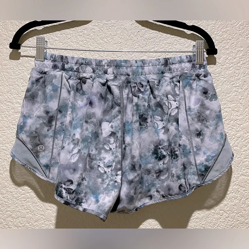 Lululemon Hotty Hot Low Rise 2.5” Shorts Kaleidofloral Multi Color Blue Size 10 - Image 8