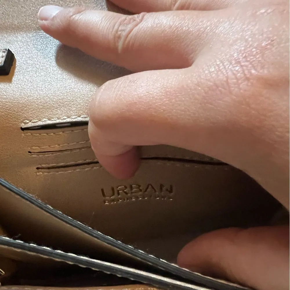 Urban expressions crossbody - Image 2