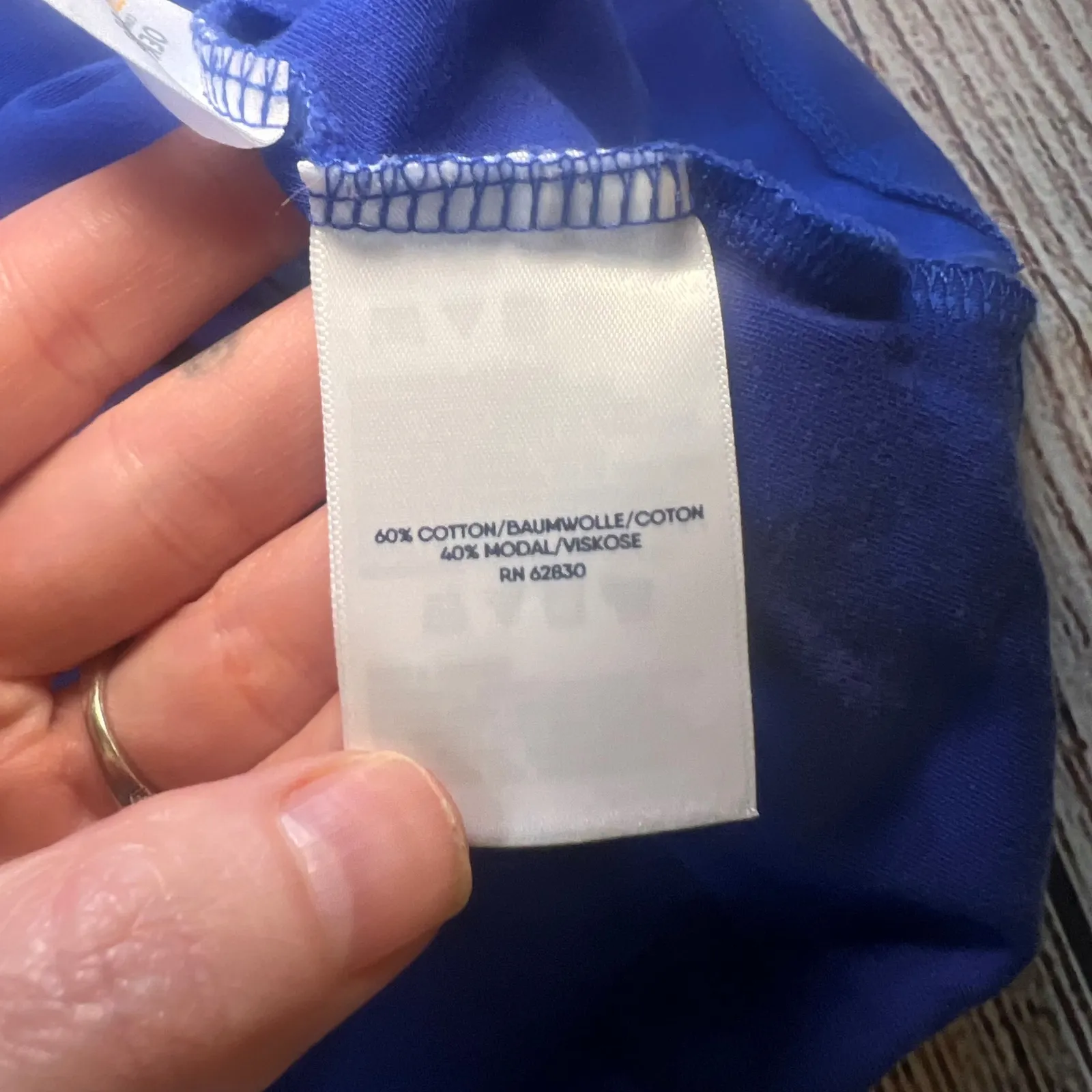 Lands' End Women's 1X Blue 3/4 Sleeve V-Neck T-Shirt Top Plus Size Casual Blouse - Image 5