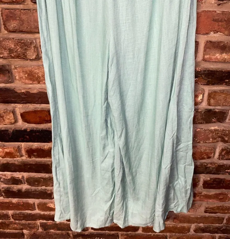 NWT Francesca's Miami Green Eyelet Strapless Wide Leg Jumpsuit Women's Medium - Image 4