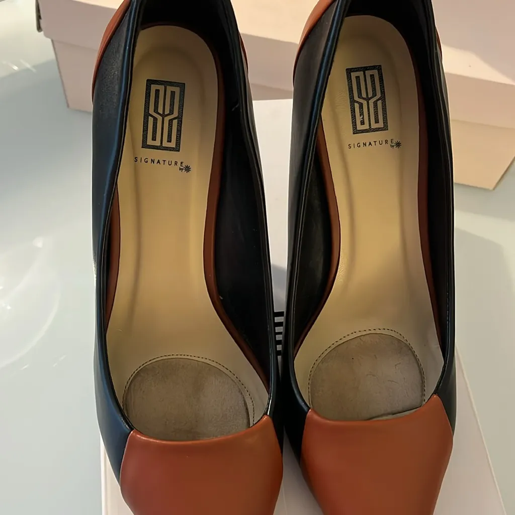 Signature by Shoe Dazzle pumps size 10 Brown - Image 6