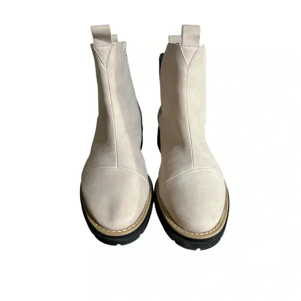 TOMS Skylar Sahara Suede 8.5 Chelsea Ankle Boots Quilted Detail Lug Sole Pull On - Image 2