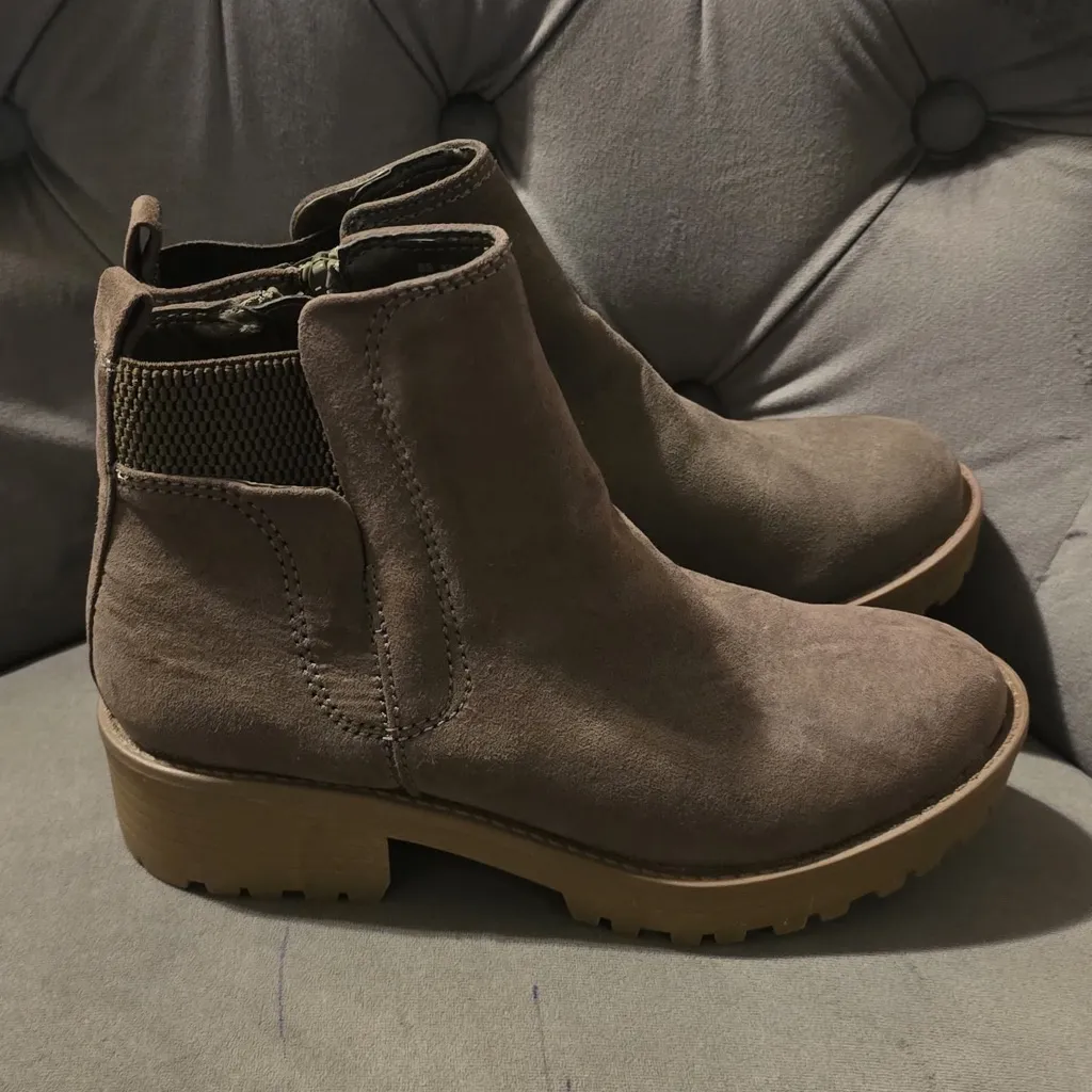 Sun + Stone women Tan Chukka Boots Brown Size 6 - Image 5