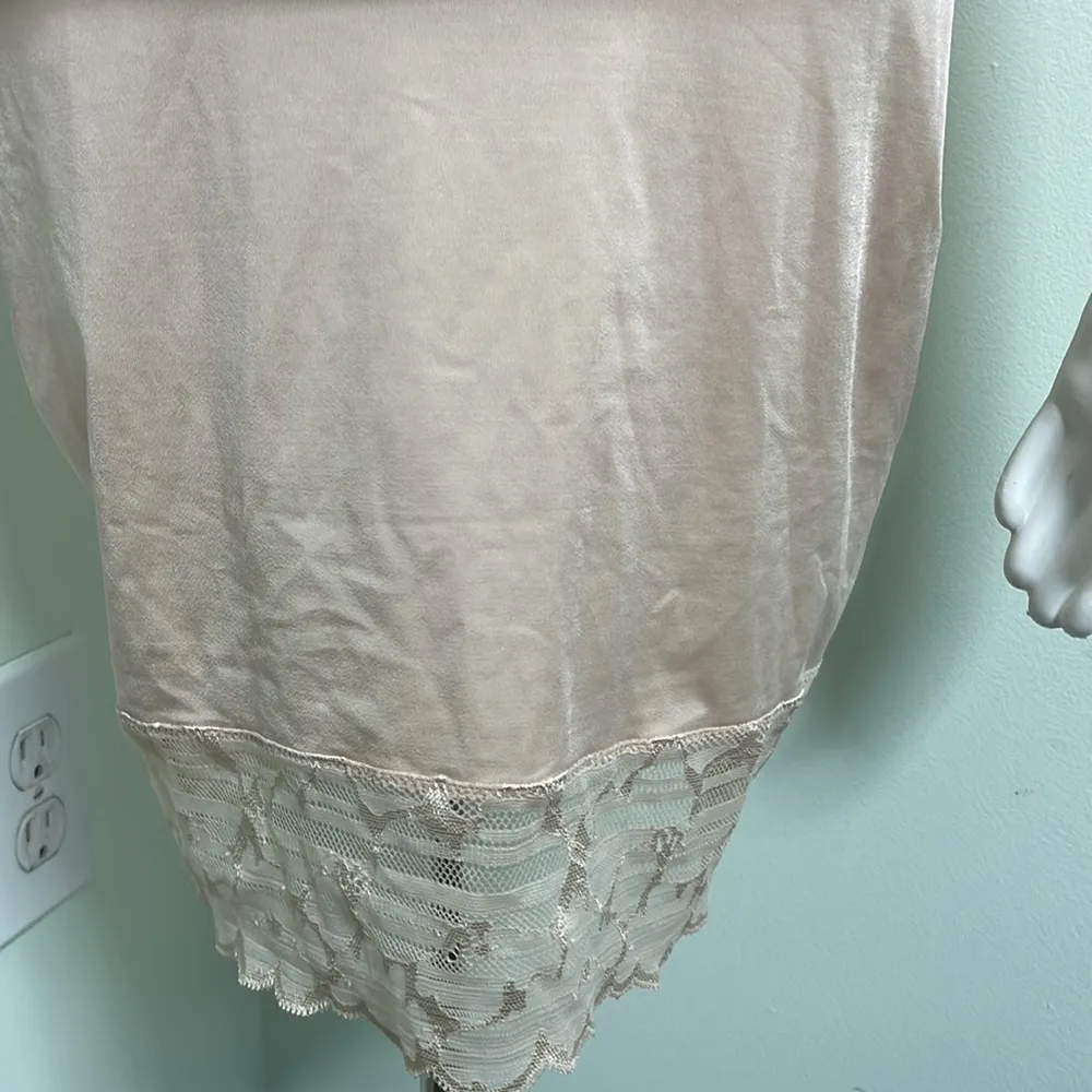 SPANX Red Hot Lace Full Slip Nude Small - Image 7