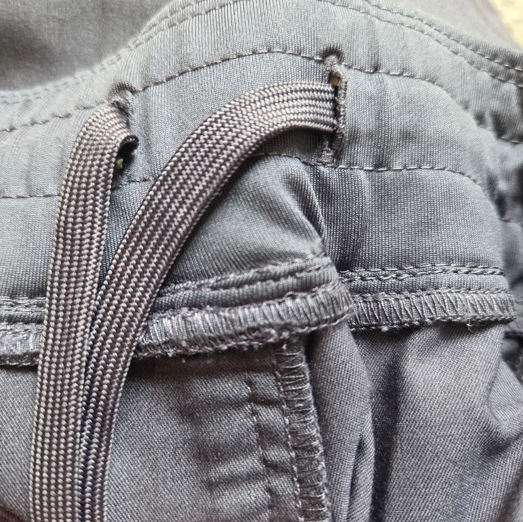 Healing Hands Gray Jogger Scrub Pants - Image 10