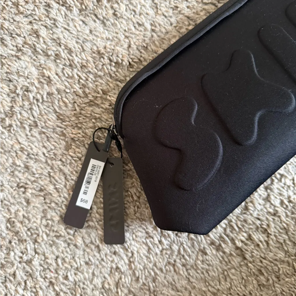 SKIMS  NEW Black Embossed Logo Pouch - Image 3