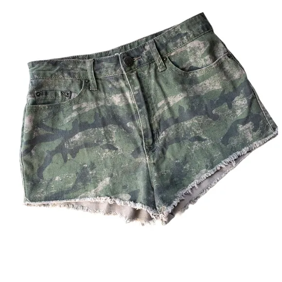 BDG Womens Shorts Size 28w High Rise Dree Cheeky Camo Denim Booty Jean Fray hem - Image 2