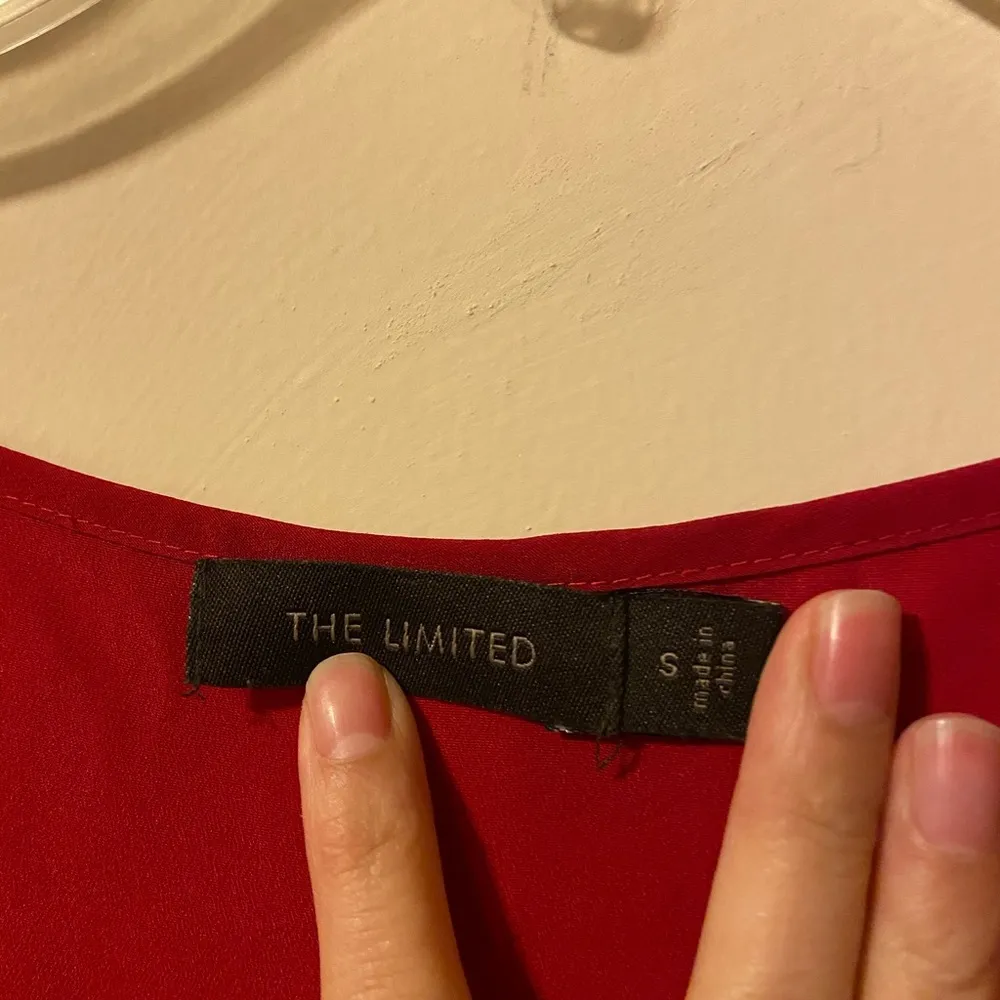 The limited red with black lace trim top size s - Image 3