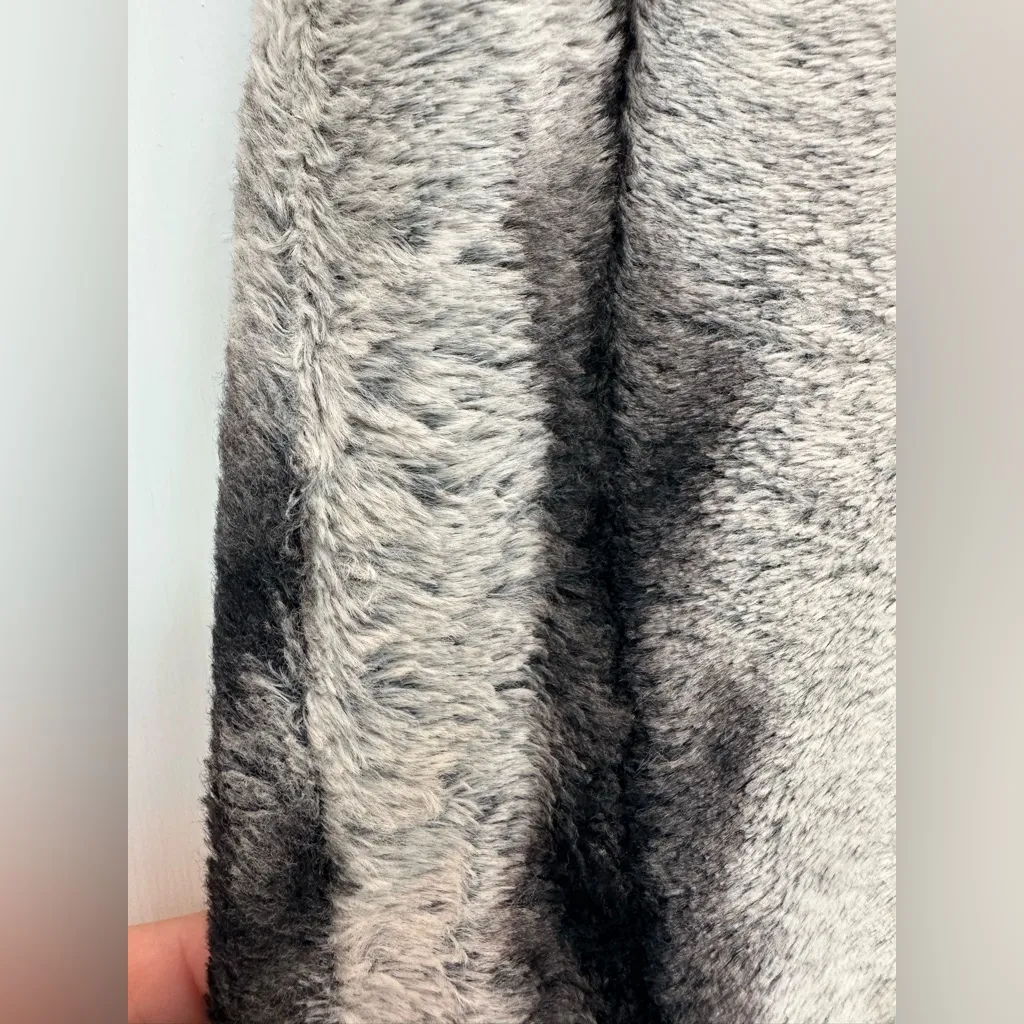 Vintage Bebe Y2K Black Cream Gray Ombre Faux Fur Mini Skirt Size 4 Small S - Image 9