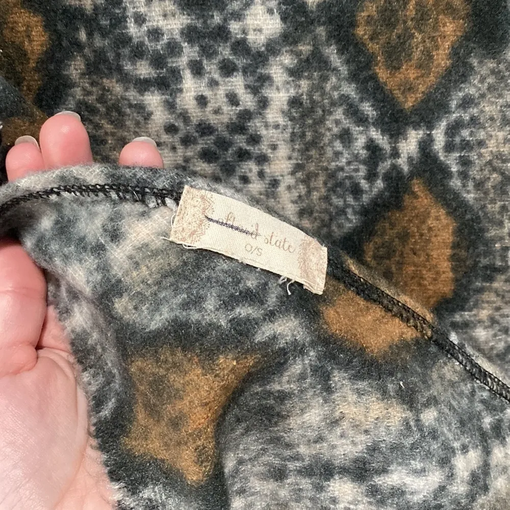 Altar’d state fleece snake print triangle scarf - Image 2