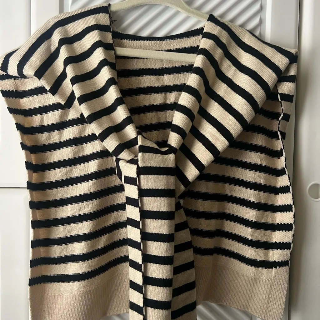 Striped Black and White Sweater Scarf Size undefined - Image 5