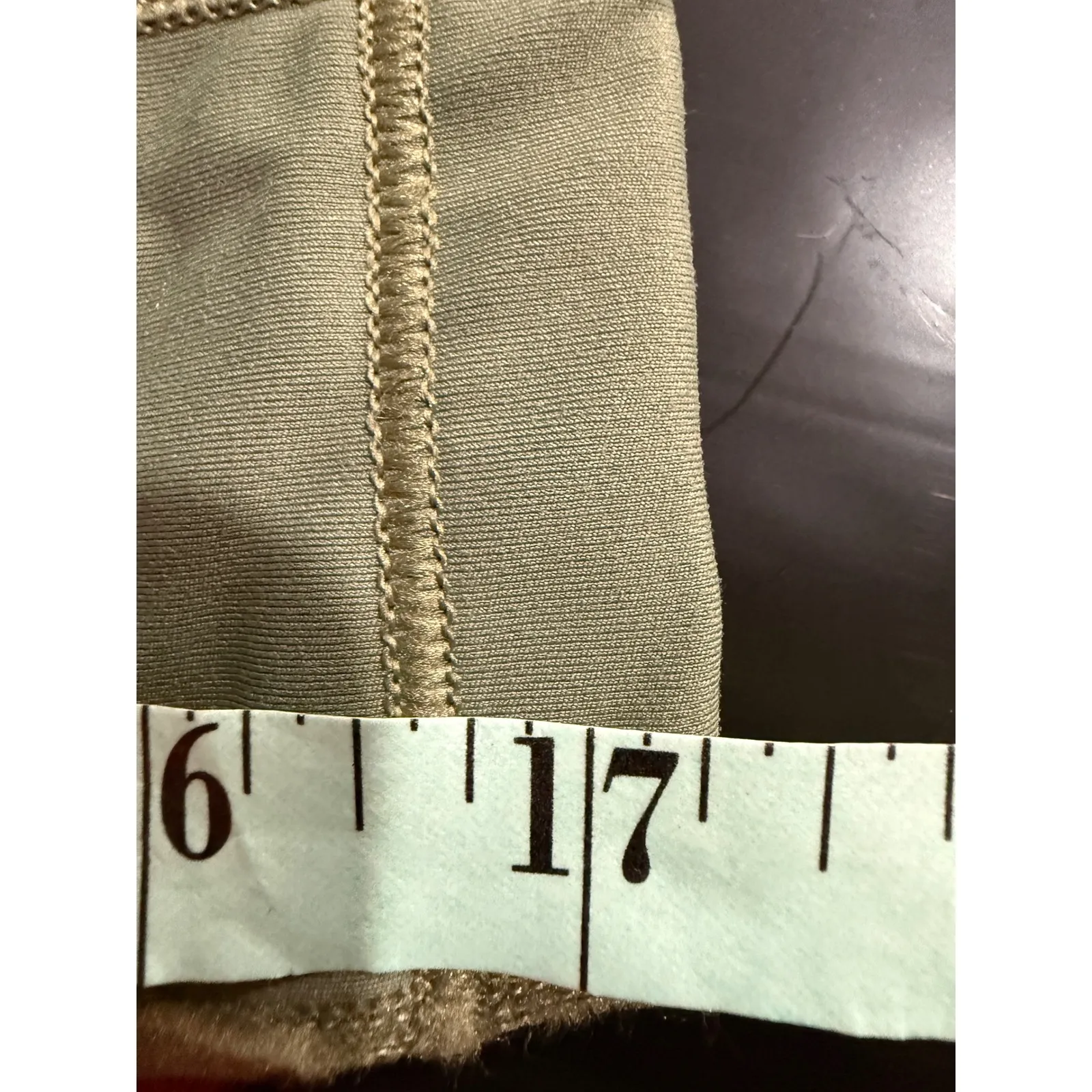 Athleta Ultimate Stash Pocket 7 Inch Shorts Olive Green Womens Size M Athletic - Image 8