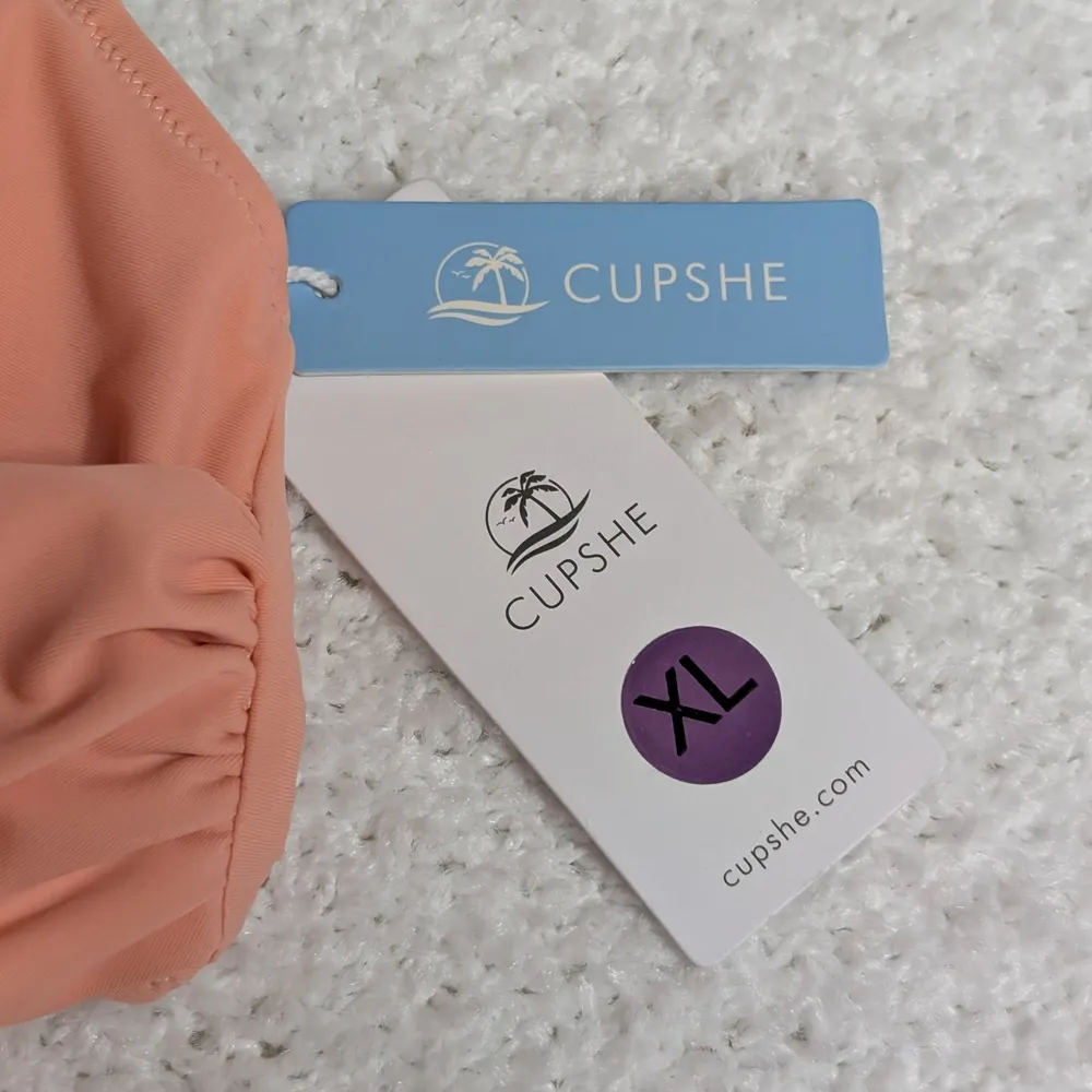 Cupshe Peach Halter Bikini Top XL - Image 2