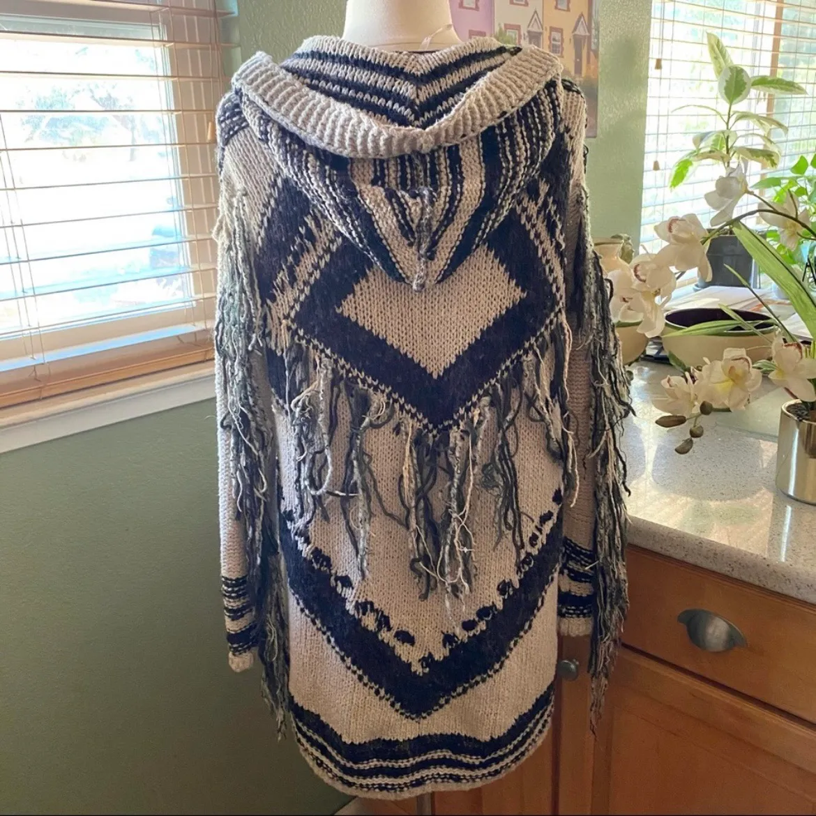 Fringe Zip Up Sweater - Image 4