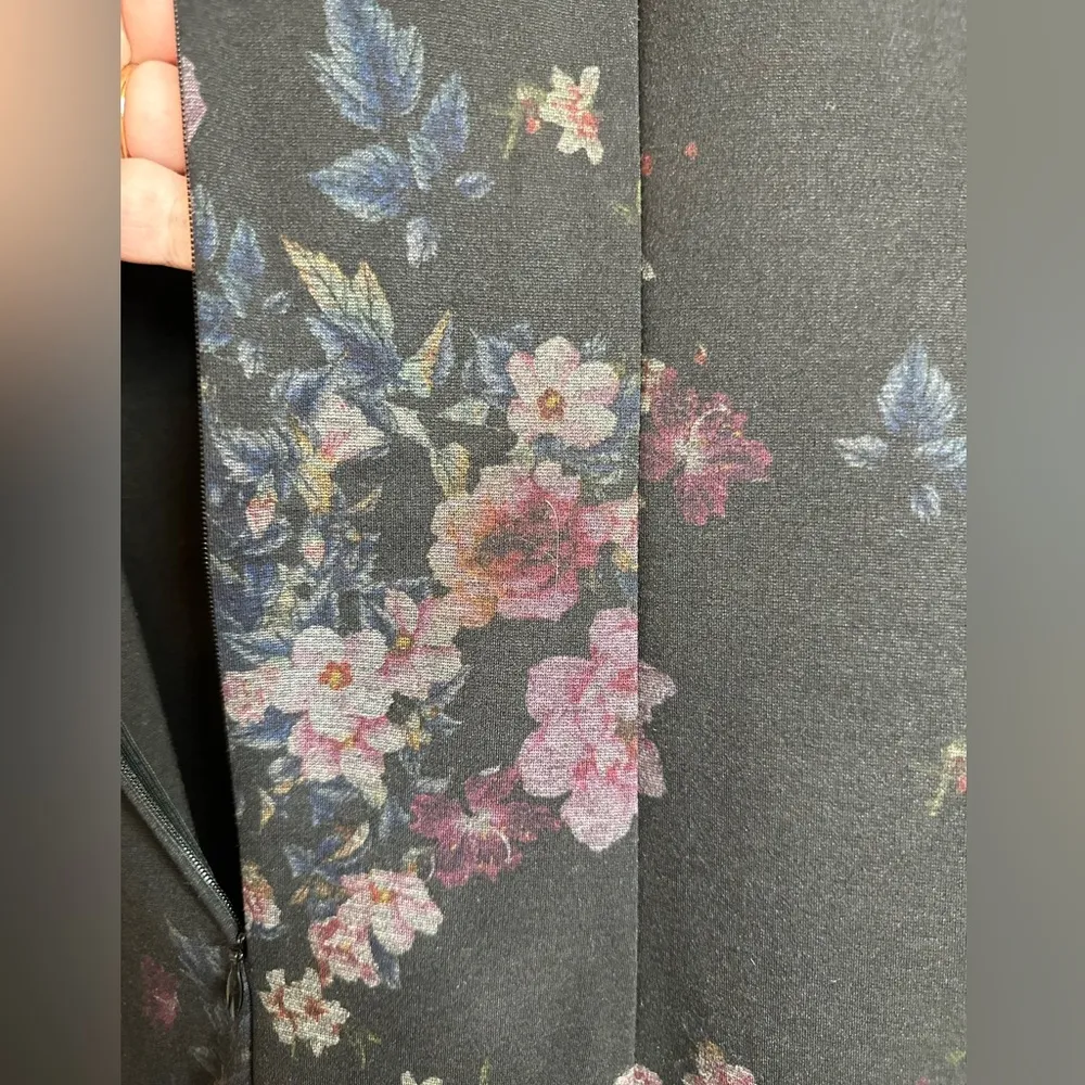 Mario Serrani Floral Dress, Size Medium - Image 8