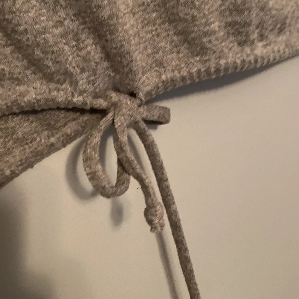 | Grey Crop Top with Striped Sleeves Long Sleeve - Image 4