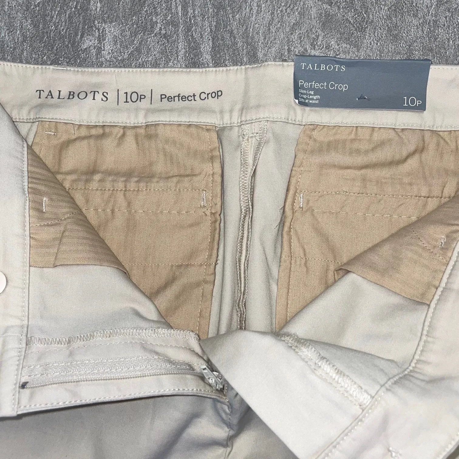 Talbots SZ 10P  Perfect Crop Tan/Beige 3 Button Detail, Stretch, Summer Vacation - Image 5