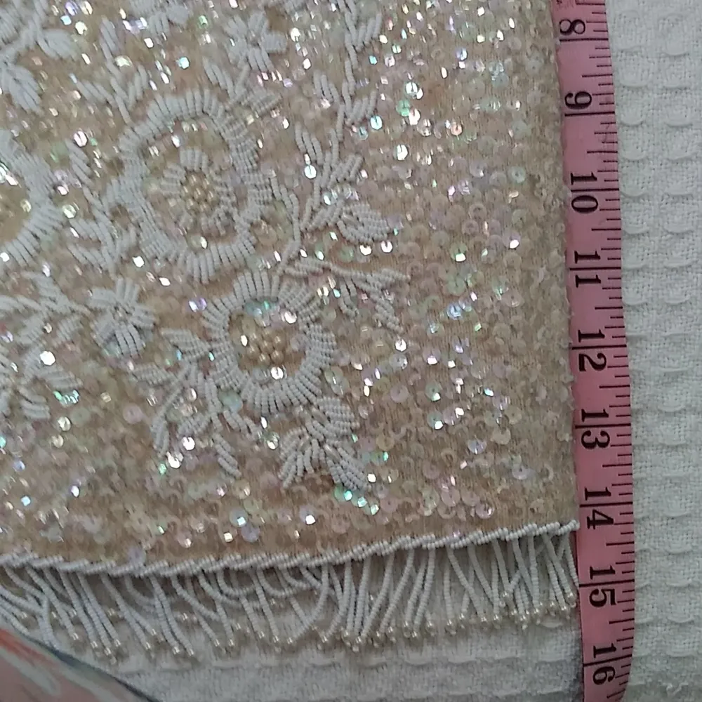 Vintage circa 1958 white seed bead and sequins 🌹 Size M - Image 3