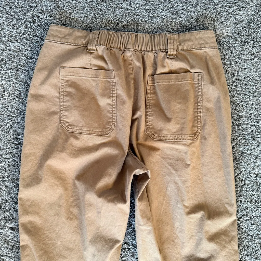 Old Navy Women's OG Khaki Chinos Medium - Image 6