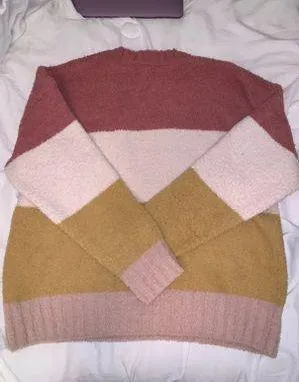 Cozy Sweater Size L - Image 3