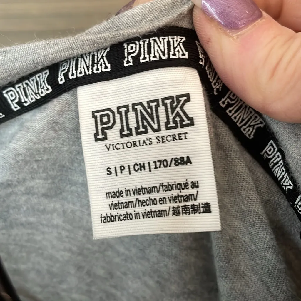 Victoria’s Secret pink, long sleeve gray sequence top - Image 4