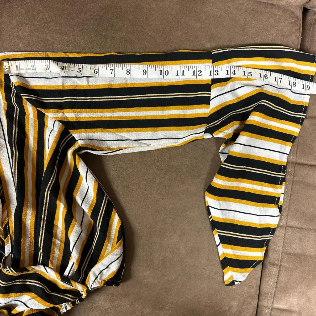 Black And White Cropped Flare Sleeve Blouse Yellow Size M - Image 5