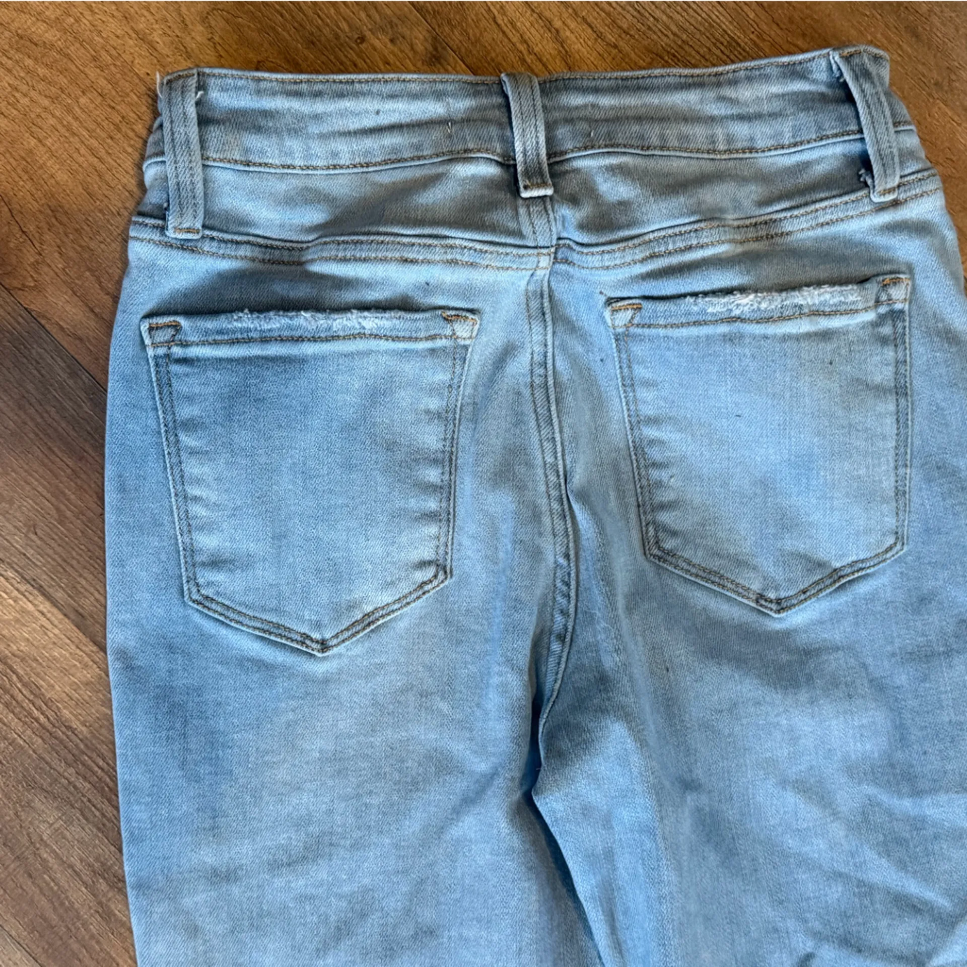 Flying Monkey Light wash ankle crop high rise Women's Jeans size 27 - Image 4