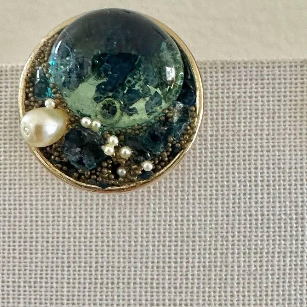 Blue glass faux pearl estate ocean clip on earrings - Image 10