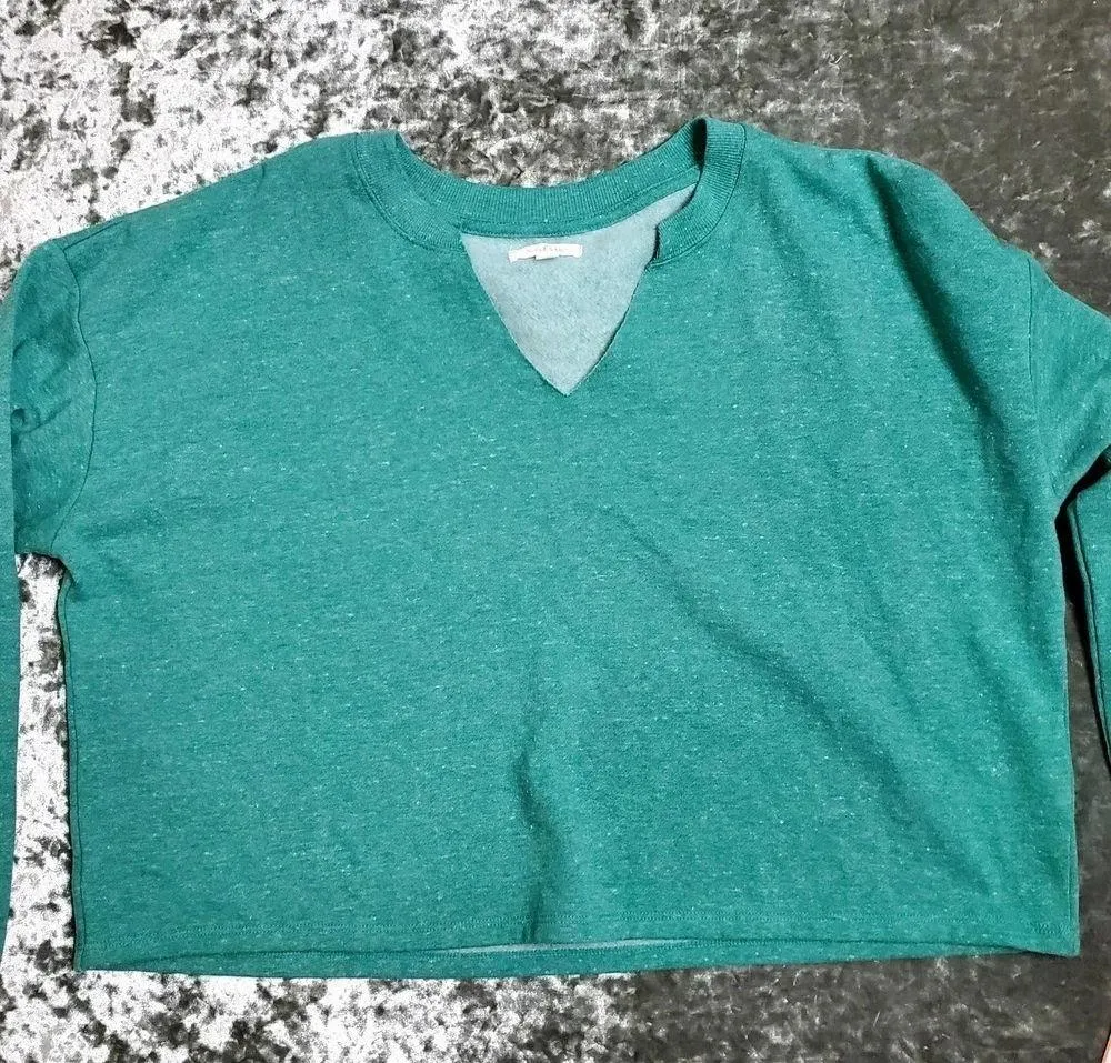 Colsie Cropped Green Sweater Size XL - Image 2