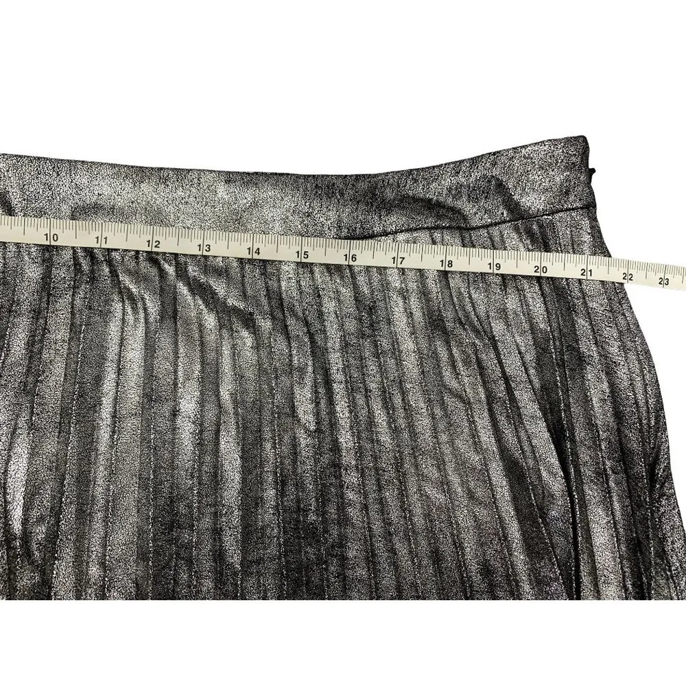 Rebel Women's Metallic Silver Skirt Size 24W - Image 5