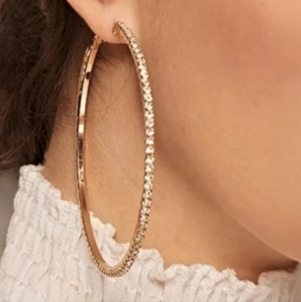 It Girl Hoop Earrings Rhinestone Gold Tone Large New - Image 2