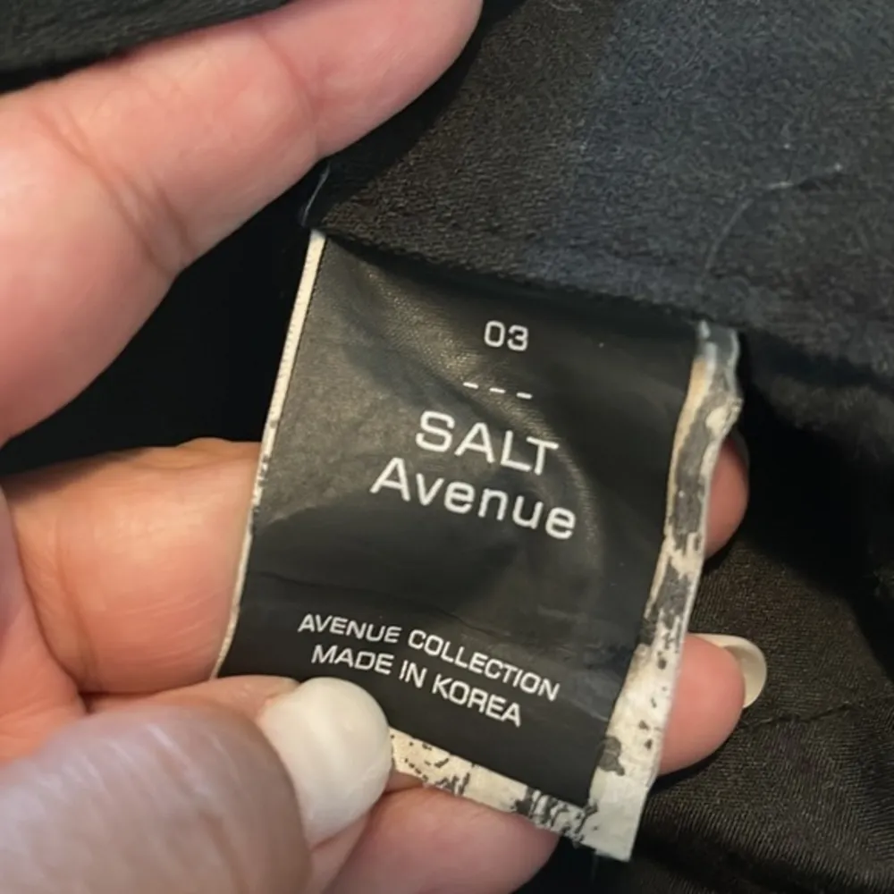 Women's Salt Avenue Slim Leg Cut Off 5 Pockets Black Jeans 03 Size 32x30.5" EUC - Image 4