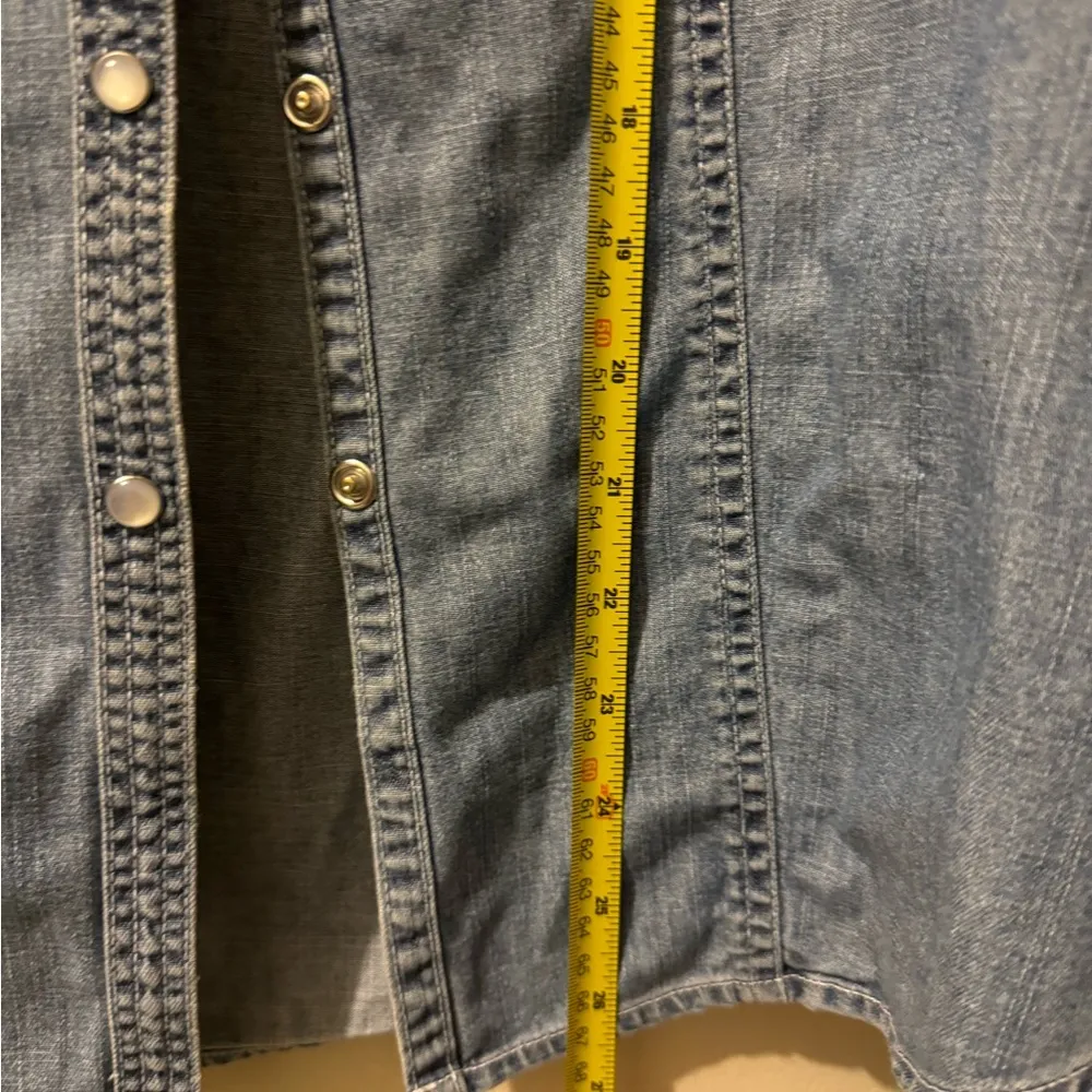 Harley Davidson Women’s Button up shirt size Medium - Image 5