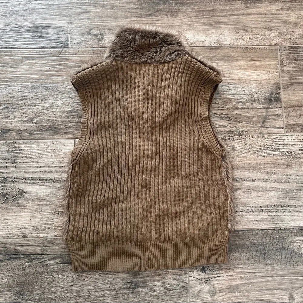 COPY - Arizona Jean Com. Faux Fur Vest Sweater Pre-Owned #313 Size: M Casual Fa… - Image 5