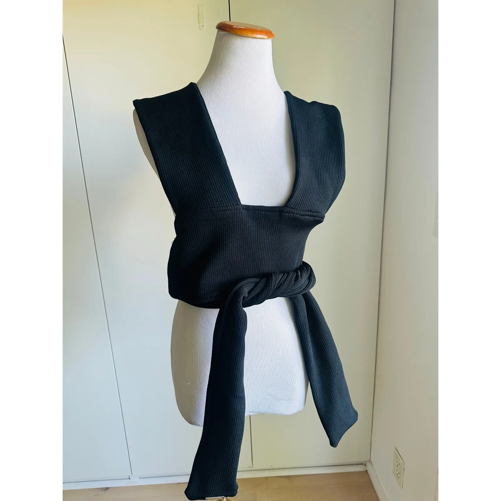 Maniere de Voir  Multi Wear Crop top in Black US size M Tanks Sexy Going Out - Image 9