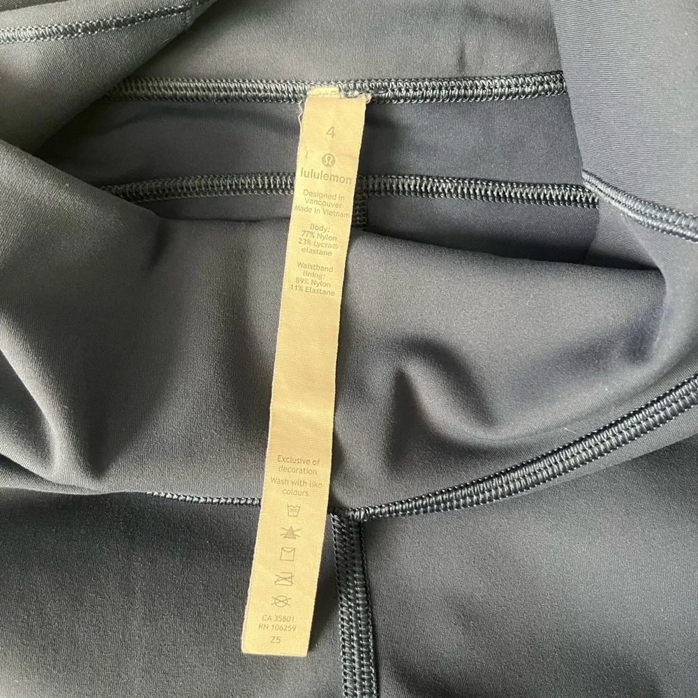 Lululemon In Movement 7/8 Tight *Everlux 25" - Image 7