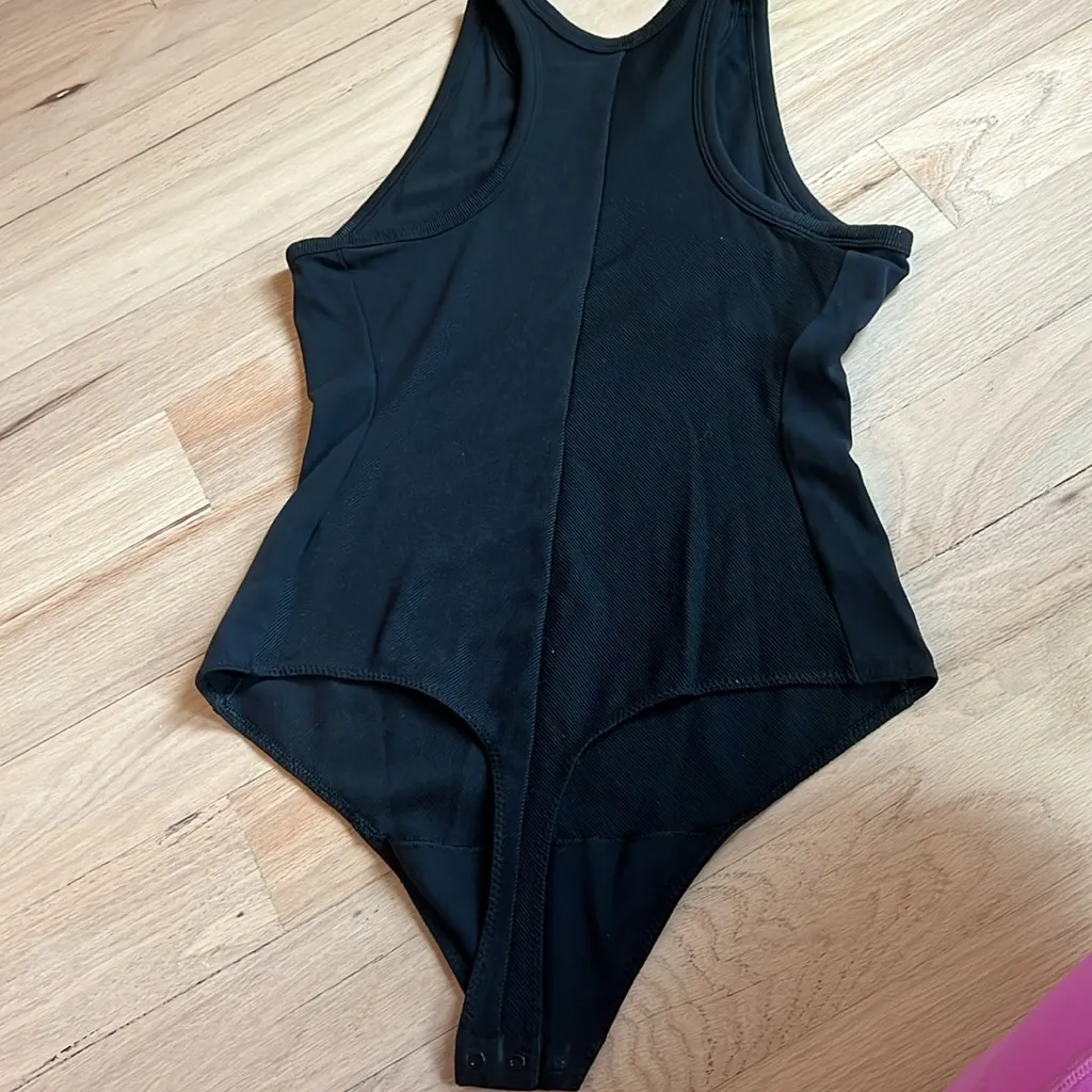 NWOT Athleta black ribbed bodysuit size small - Image 3