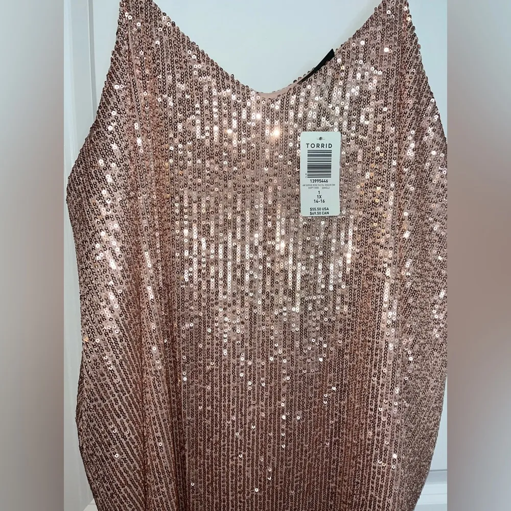 Torrid NWT V-neck Sophie Rose Gold Sequin Woven Swing Lined Relaxed Cami Size 1X - Image 7