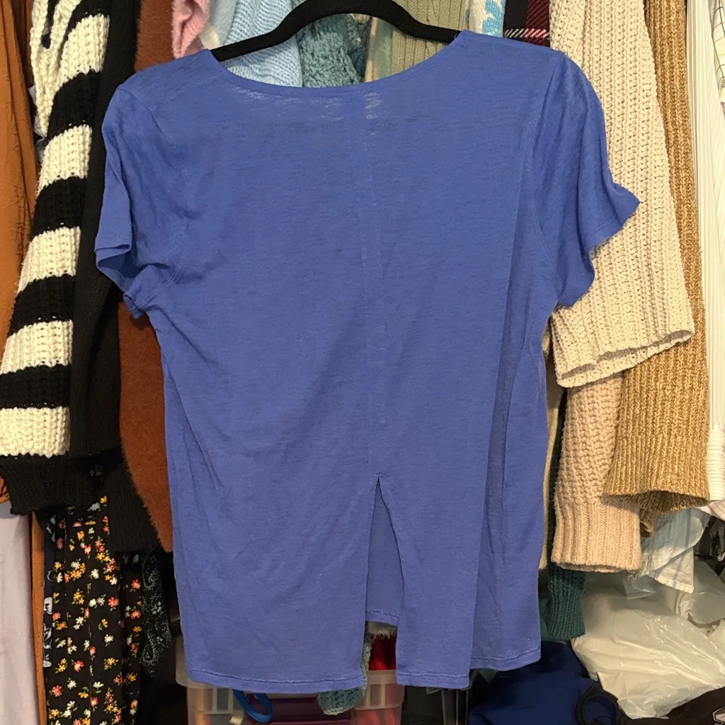 NWOT Ivivva Women's Blue V-Neck Short Sleeve Tee - Image 3