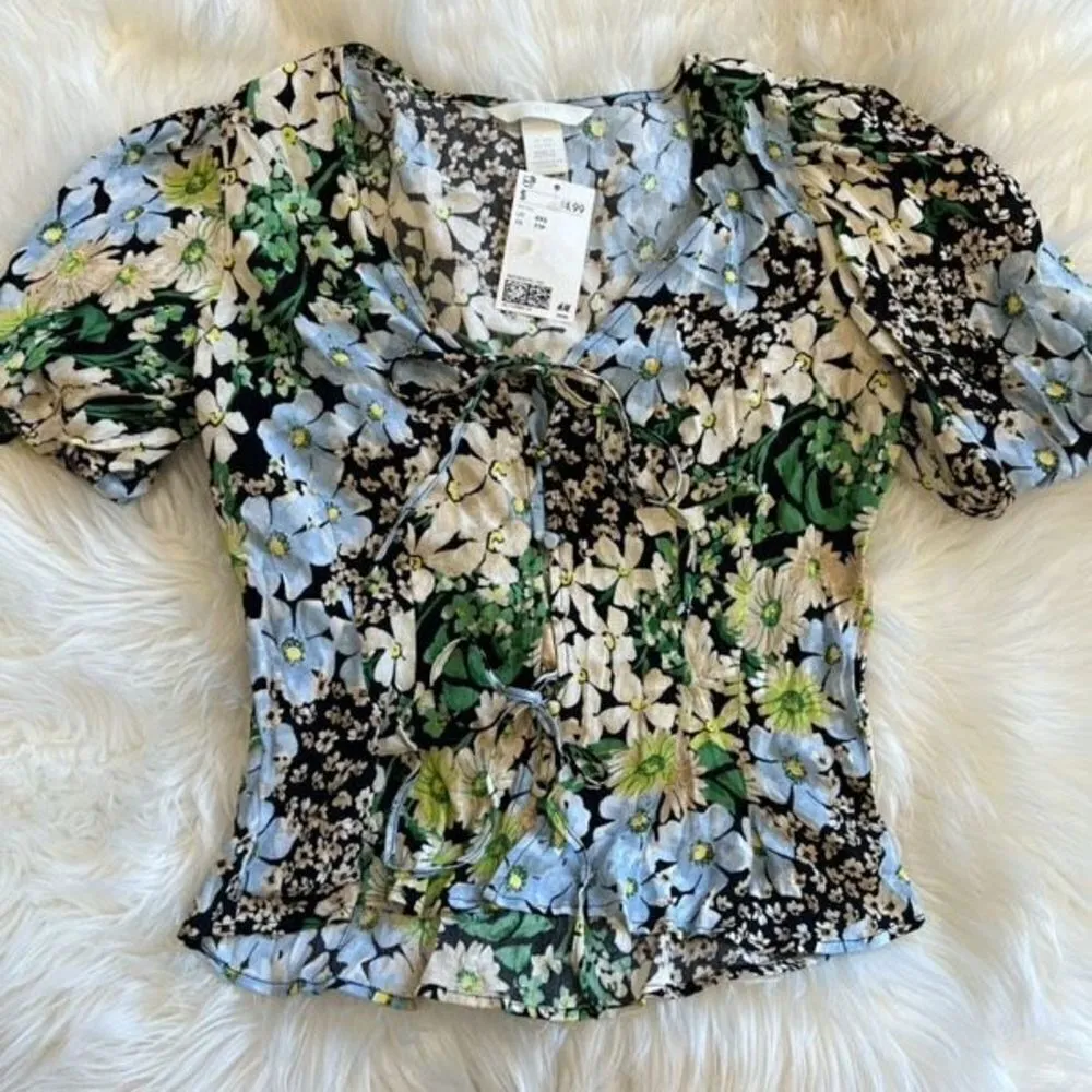 Old Navy AEO Floral Spring Summer Flirty Top Group‎ XS Small Colorful Festival - Image 2